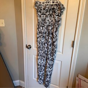 No Boundaries Size XL (15-17) one piece black and white strapless jumpsuit